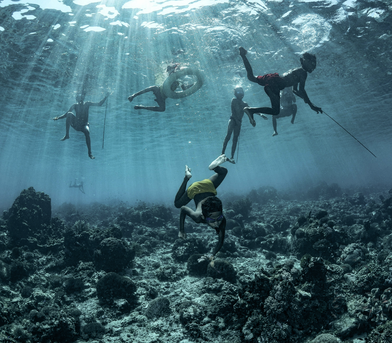 People snorkeling with Ananda